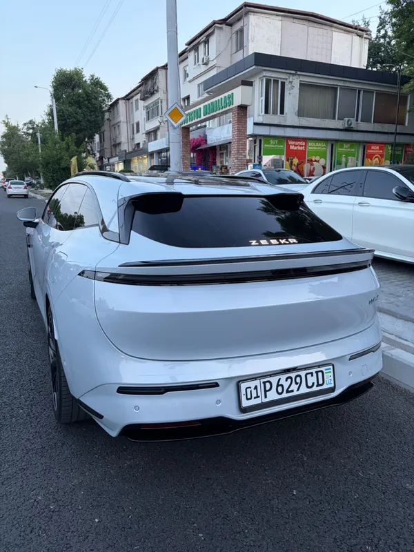 Zeekr 007GT 2025 Нахт ва насияга — фото 3