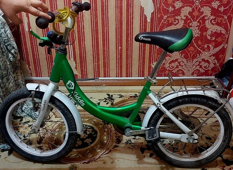 продается детский велосипед. 300.000 сум. Детям до 10 лет