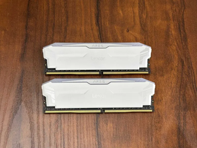 Lexar ARES White RGB DDR4 32GB 2x16 4000MHz CL18 Lexar ARES White RGB DDR4 32GB 2x16 4000MHz CL18