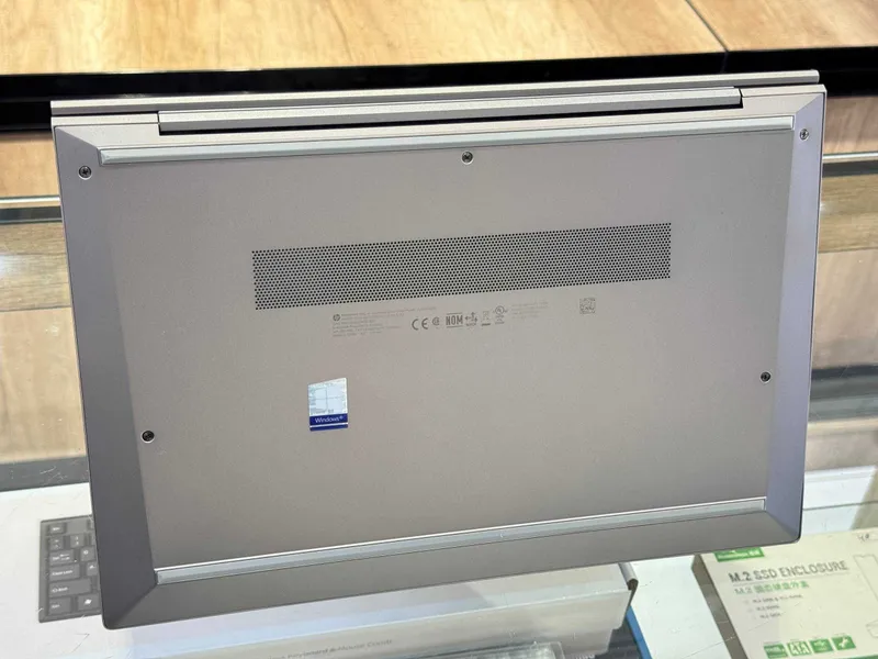 HP ZBook Firefly 14 G8 Core i7-1185G7 ram 8 ssd 256 6 HP ZBook Firefly 14 G8 Core i7-1185G7 ram 8 ssd 256 6