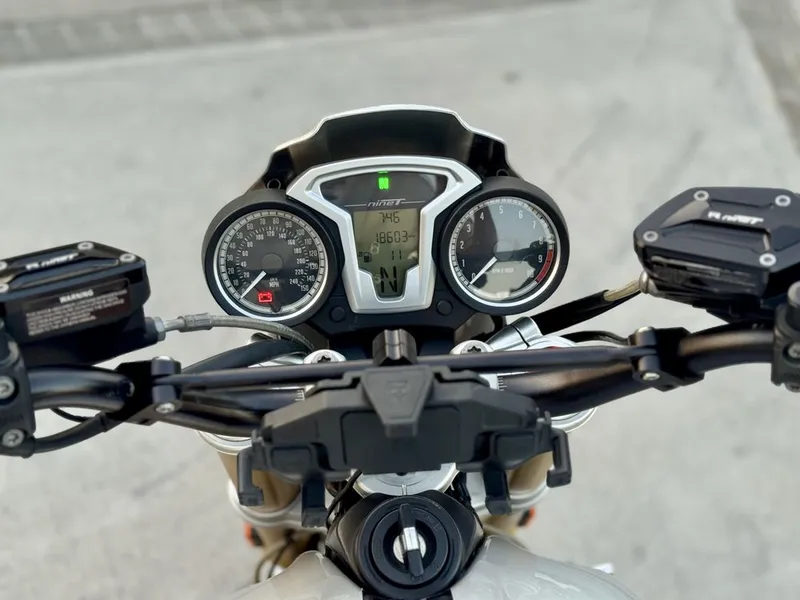 BMW R nineT 2016 7 BMW R nineT 2016 7