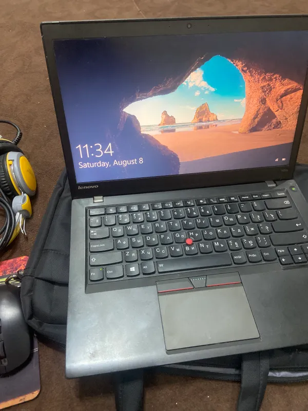 Thinkpad Lenovo , core i5 , 8gb ram , 256gb SSD 1 Thinkpad Lenovo , core i5 , 8gb ram , 256gb SSD 1