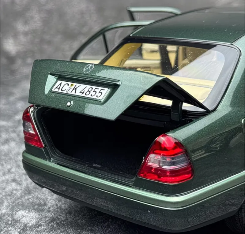 1:18 Mercedes C-Class 1993 kolleksion mashinacha 10 1:18 Mercedes C-Class 1993 kolleksion mashinacha 10