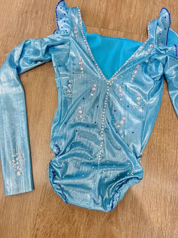 Badiiy gimnastika uchun kupalnik 2 Badiiy gimnastika uchun kupalnik 2