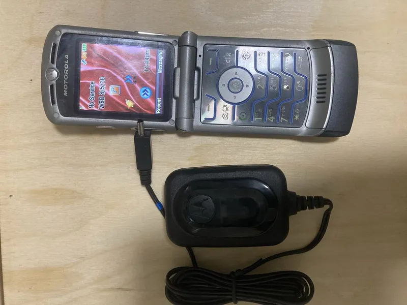 Motorola v3 perfektum 2 Motorola v3 perfektum 2