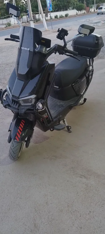 Skutr sotiladi holati yangi 1 Skutr sotiladi holati yangi 1