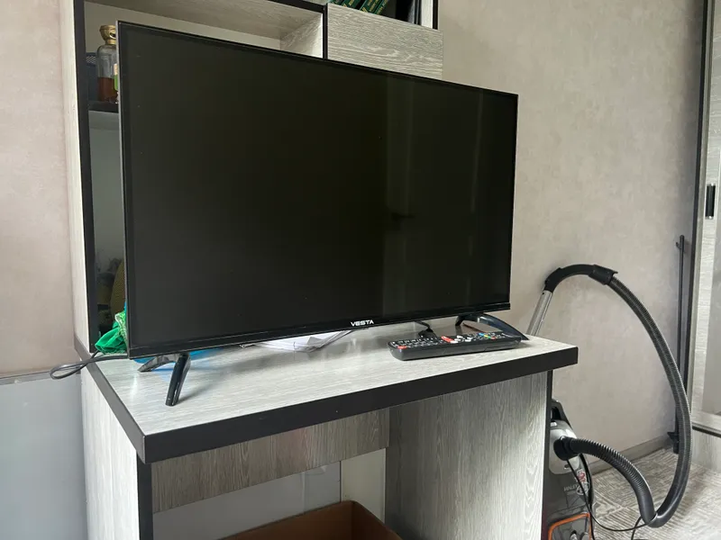 VESTA 32”. Как новый, Smart TV