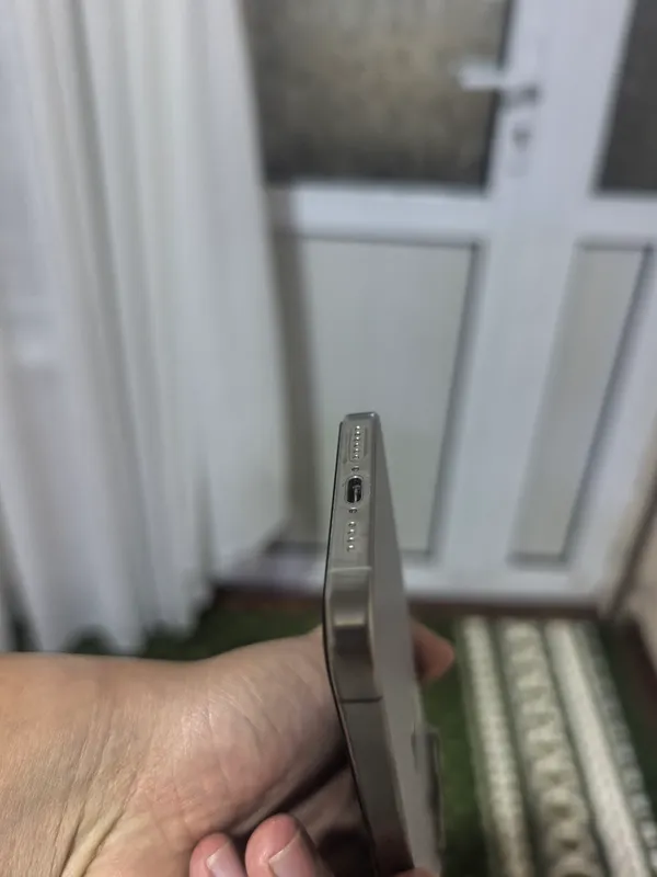 iPhone 15 Pro Max 6