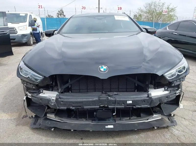 BMW m8 competition ( grand coupe) — фото 1