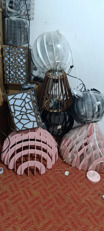 lustra materiali faner