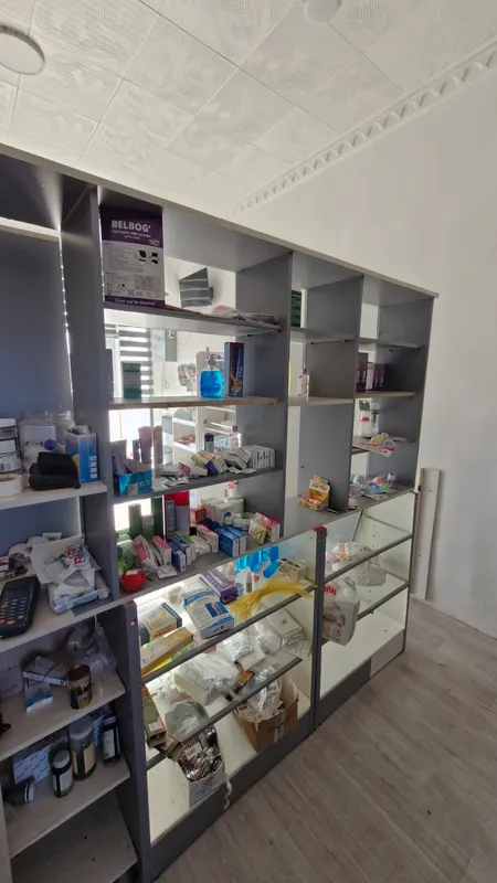 Торговые полки и витрины для аптеки/магазина 1 Торговые полки и витрины для аптеки/магазина 1