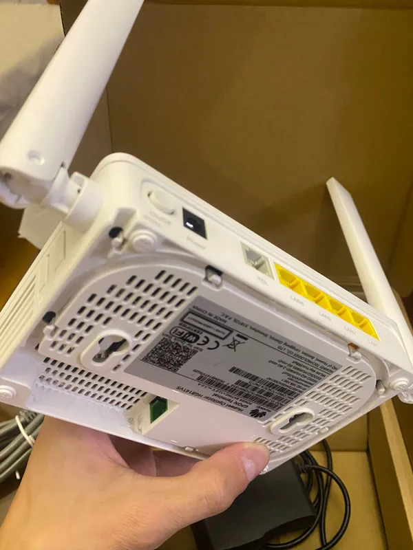 GPON модем-роутер Huawei HG8141V5 5 GPON модем-роутер Huawei HG8141V5 5