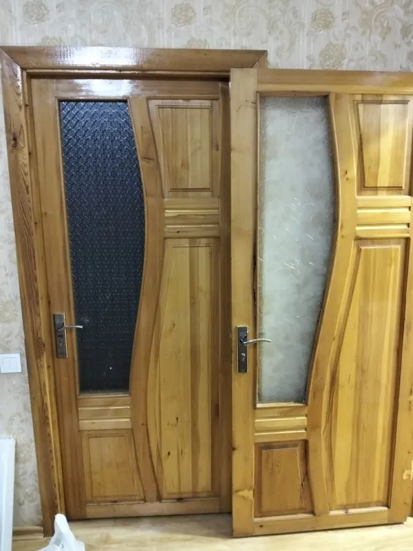 Продам двери натуральная дерево 4