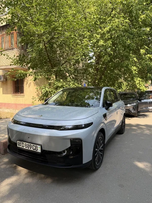 B10 leapmotor в идеальном состоянии пробег 10 000 км цвет нордо грей! 1 B10 leapmotor в идеальном состоянии пробег 10 000 км цвет нордо грей! 1