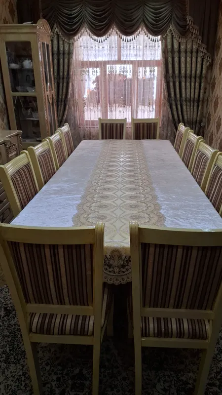 12 kishilik stol va stullar. Holati yaxshi