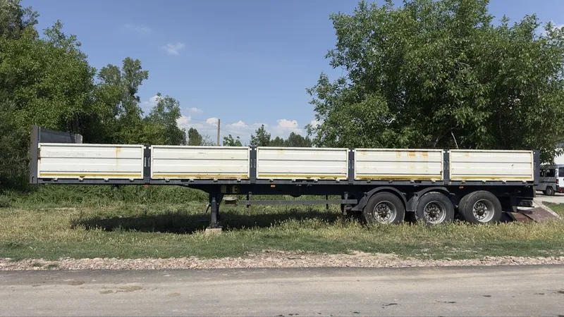 Uz avto Treller yarim trkama bortliy Kantenaravoz