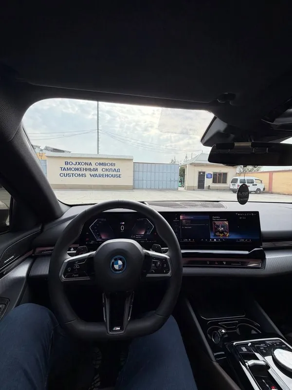 BMW520I 2025 YIL 8000 yurgan 4