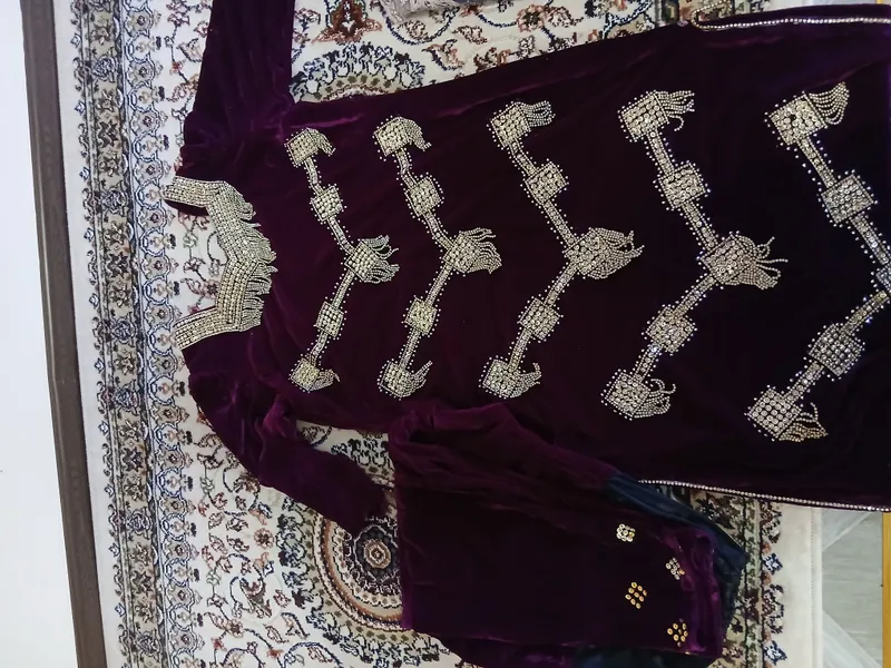 Kelinlar uchun ko'ylak lozim