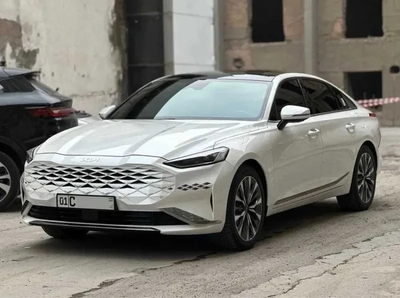 Kia K8 avtomobili uchun lobovoy oyna 1