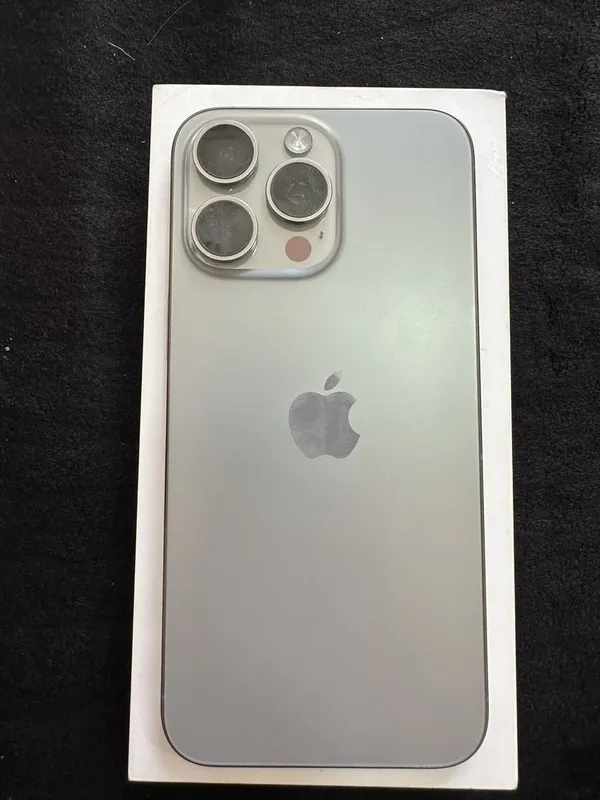 Iphone 15 pro max sotiladii 2