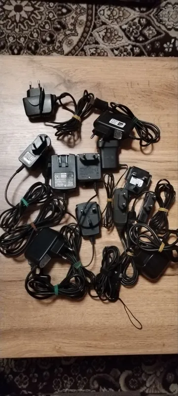 Оригинальные зарядки на Retro телефоны Nokia, Motorola 1 Оригинальные зарядки на Retro телефоны Nokia, Motorola 1