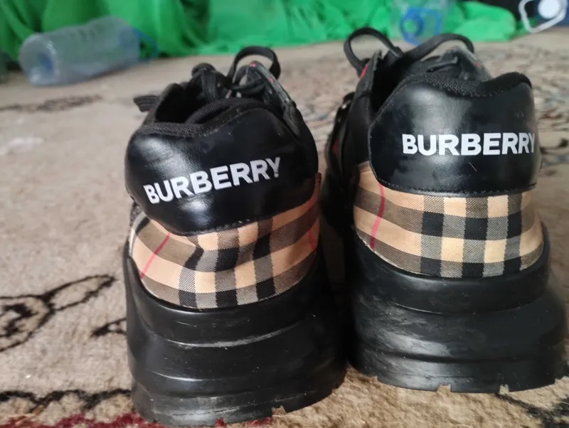 Burberry кроссовки оригинал — фото 4