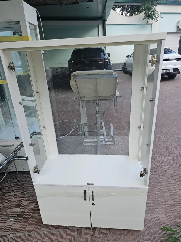 Продам шкафы медицинские есть много штук продадим дёшево!
