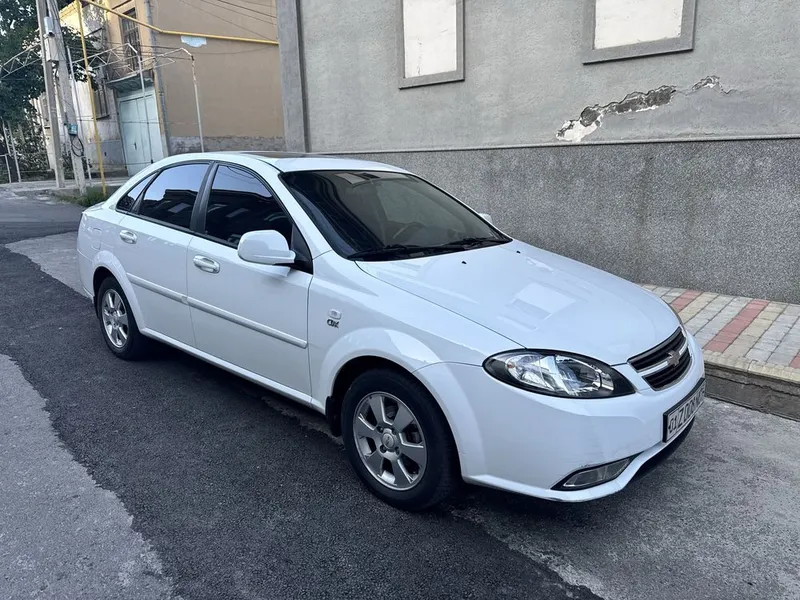 Jentra 2022 yil oq 3 pazitsiya 70500 KM yurgan kraskasi toza