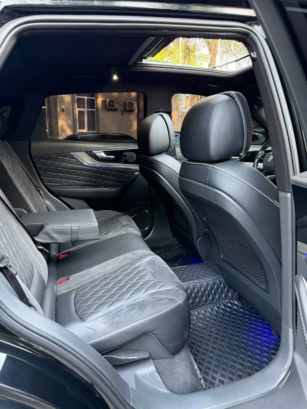 Hongqi HS5 4x4 AWD 5 Hongqi HS5 4x4 AWD 5