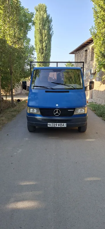 Mercedes-Benz (Siprentir Prich). 1 Mercedes-Benz (Siprentir Prich). 1