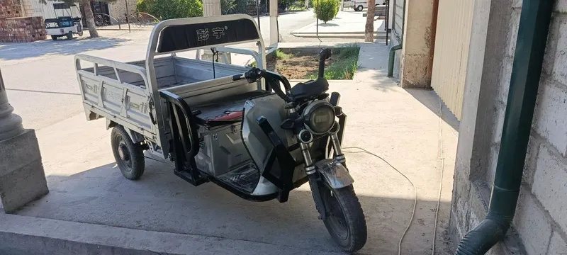 Moto elektrli bitta zaryadda 20 km yuradi 1