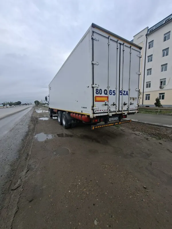 HOWO SINOTRUK. Sotiladi Yili 2024 Probeg.80 000 Yoqilg'i. Metan Kras 3