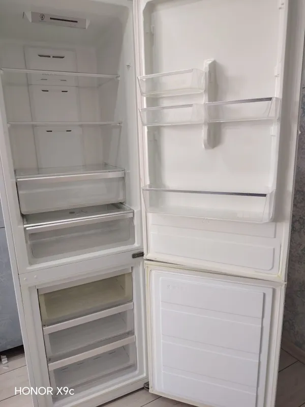 Холодильник Midea HD-400RWEN 6