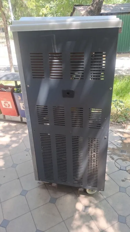 Marojniy aparat sotiladi. Продается фризер для мороженого 4