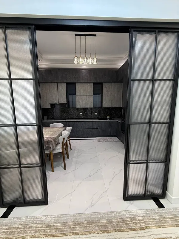 2х этажный Евро Дом в стиле Neoclassic 3,5 сотки 252 м² 6 комнат — фото 3
