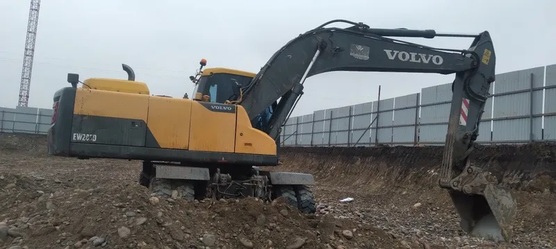 Услуги экскаватор. Экскаватор хизмати.