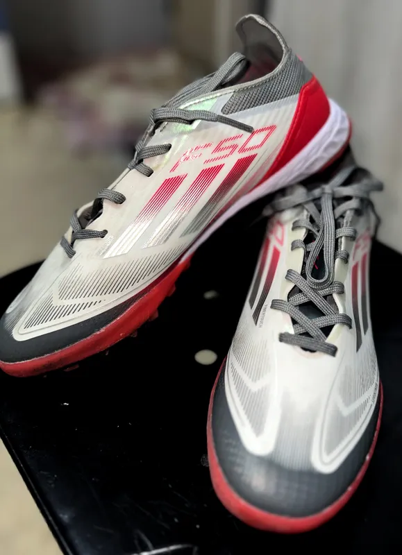 Adidas F50 TF futbol sorokonojkalari sotiladi 2