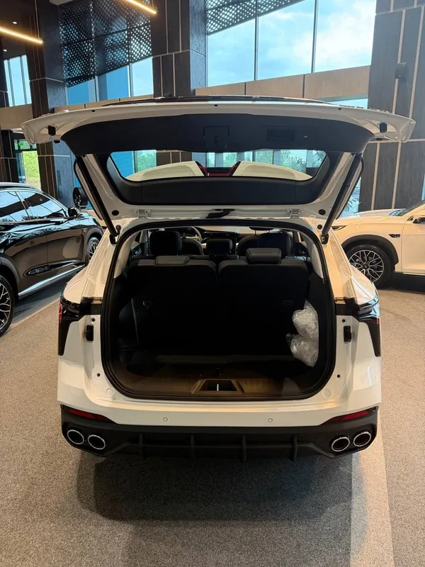 Kaiyi x7 Hybrid: 7 örindiqli, 5litr/100km 9