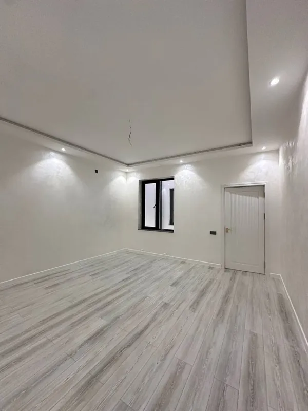 Uy sotiladi 5 xona 1.5 sotix 3 Aeraport 4