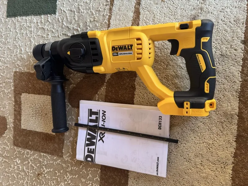 Перфоратор DeWalt DCH133 1 Перфоратор DeWalt DCH133 1