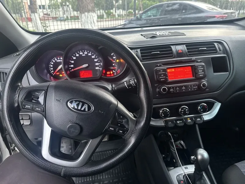 Продаётся Kia Rio 2014 5