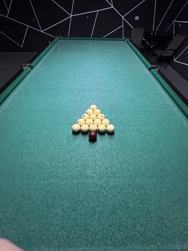 Billiard stol sotiladi. Lustrasi toshlari bor narxi:1650$