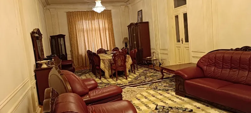 Oʻzbekiston ko‘chasi hududidagi uy 1