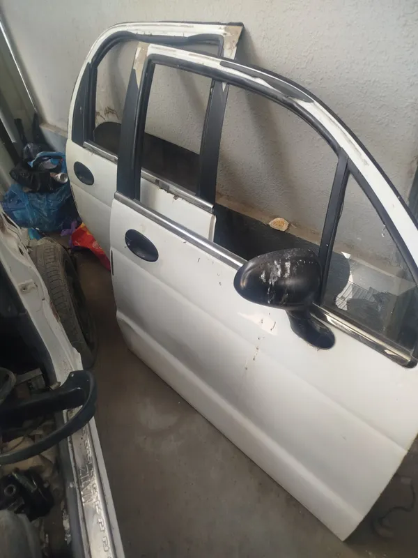 Matiz eshik 3 ta bor