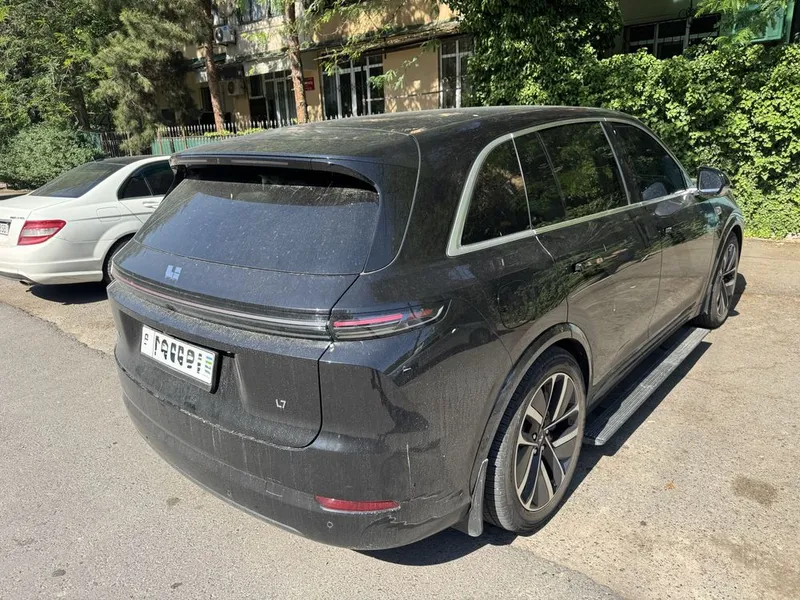Lixiang Li7 L7 Ultra, Лисян Ли7 Л7 Ултра — фото 5