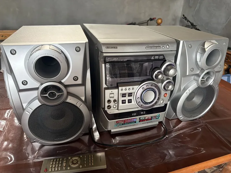 Samsung musiqa markazi sotiladi