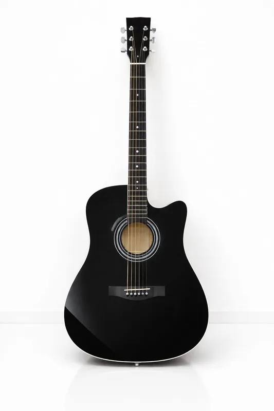 Gitara sotuvda holati yangi juda ham ajoyib