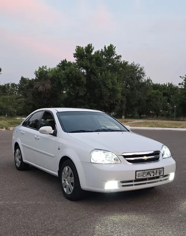 Lasetti 1.8 M/T 2009 arenda 2 Lasetti 1.8 M/T 2009 arenda 2