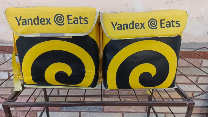 Yandex Termo SUMKA sotiladi 2 dona yangi 2