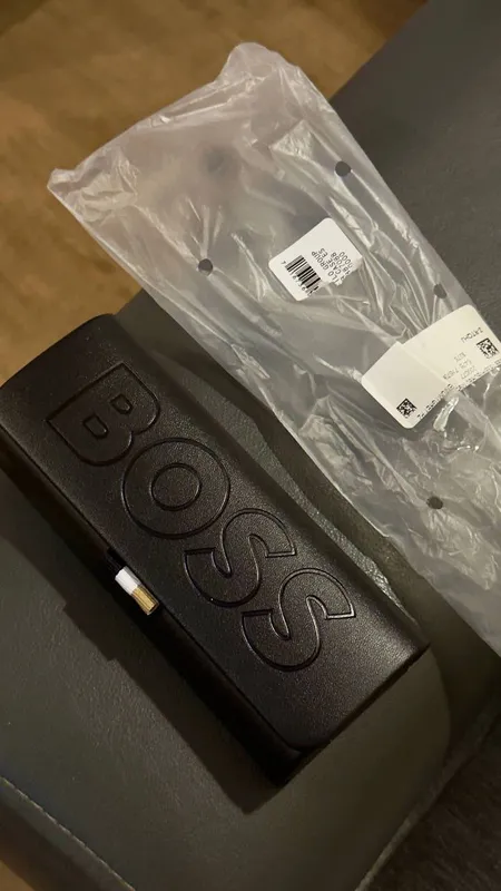 Hugo Boss quyoshdan himoyalovchi ko‘zoynaklari 1 Hugo Boss quyoshdan himoyalovchi ko‘zoynaklari 1